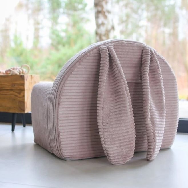 Když je počasí na to, udělat si doma pohodlíčko 📚jak jinak než v Mumma křesílku 🤍